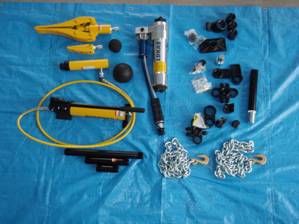 新型救助工作車(V型)積載・油圧ジャッキ、油圧スプレッダー