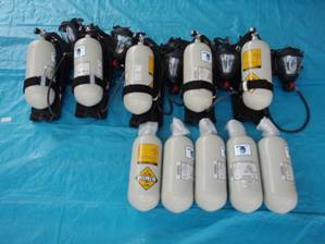 新型救助工作車(V型)積載・空気呼吸器、空気呼吸器予備ボンベ